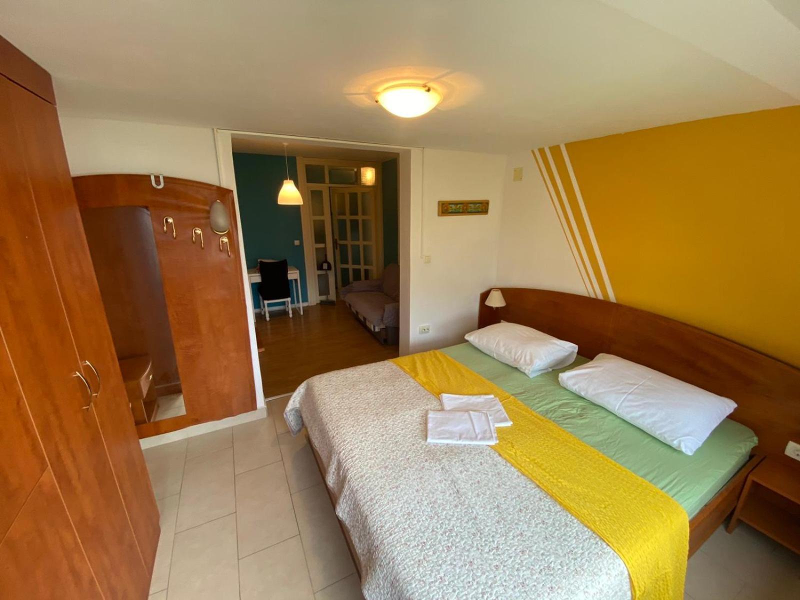 Apartments Chiara Rab Town Exterior photo